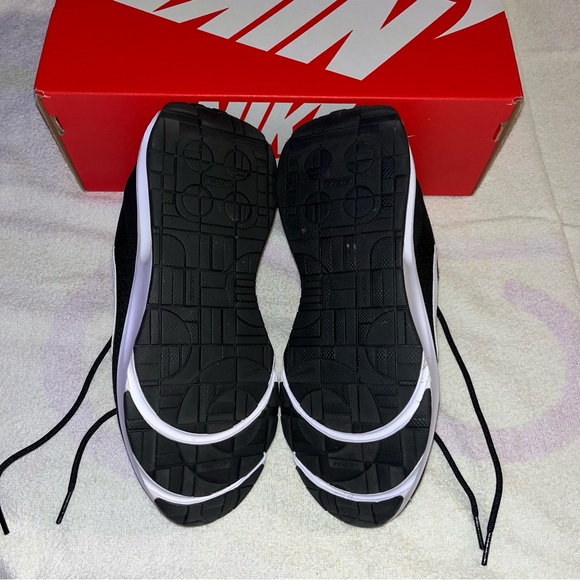 Nike Air Max INTRLK Lite - size 8 - like new! - Picture 6 of 6